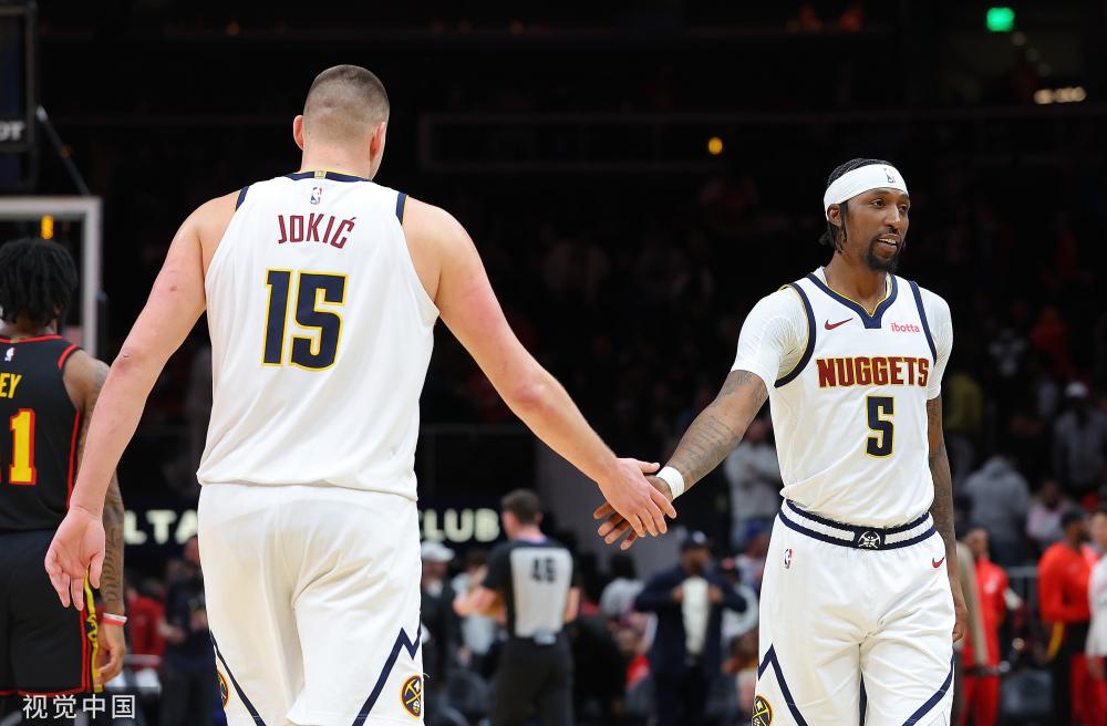 如今的她能 如今的她能