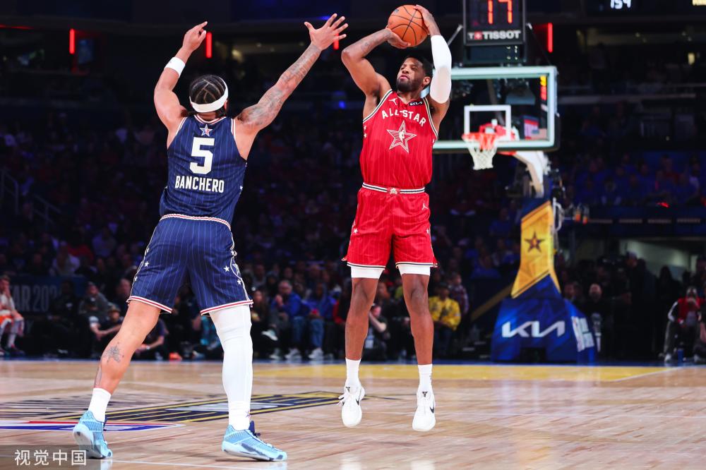 他既具备高 他既具备高